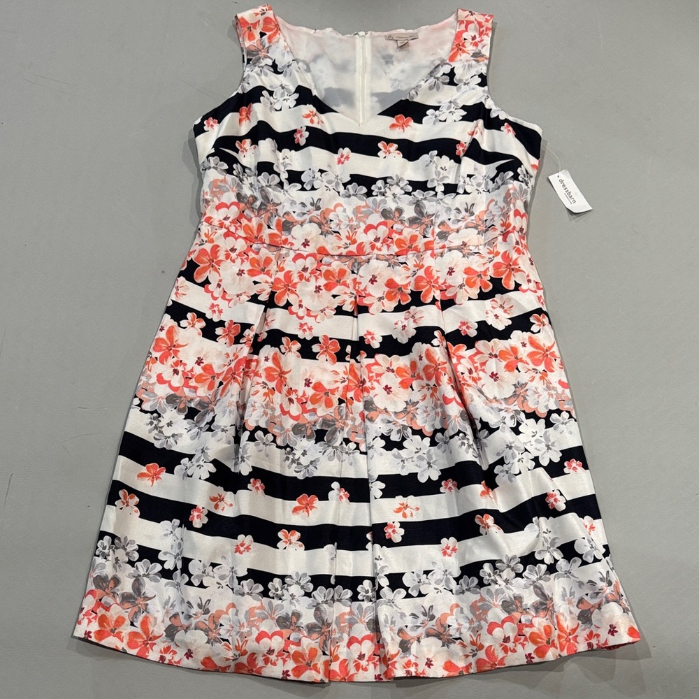 Elegant Floral Striped Sleeveless Dress with pockets